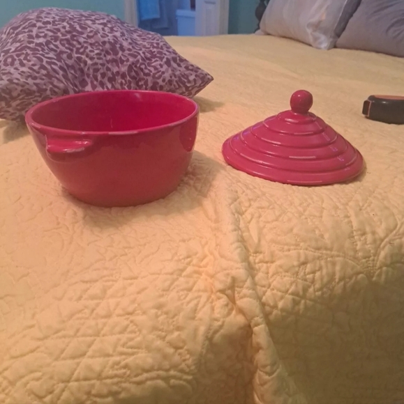 VIETRI Never Used Bakeware Made in Italy Red with lid New 7.5 - Picture 2 of 4